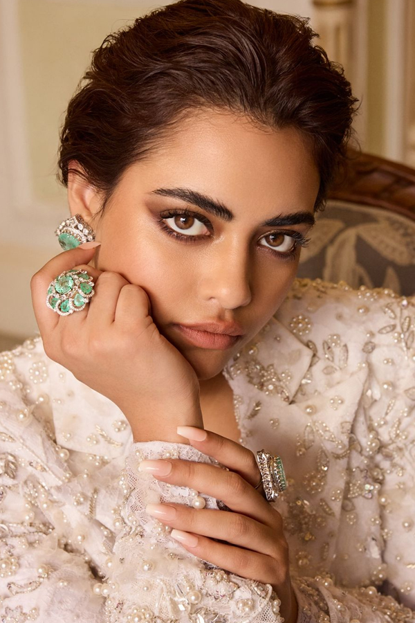 Manish-Malhotra-Jewellery-18.jpg 19