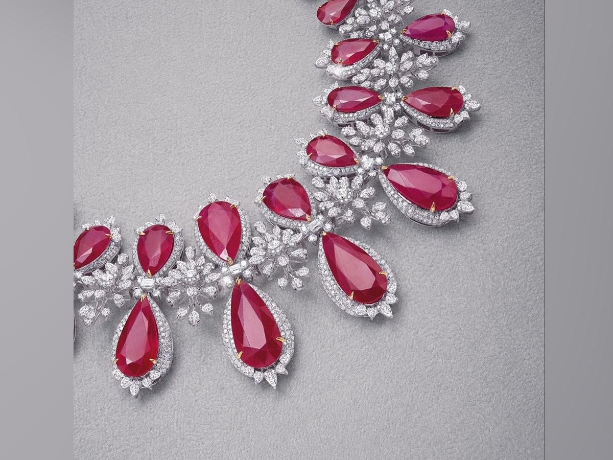 Manish-Malhotra-Jewellery-2.jpg 3