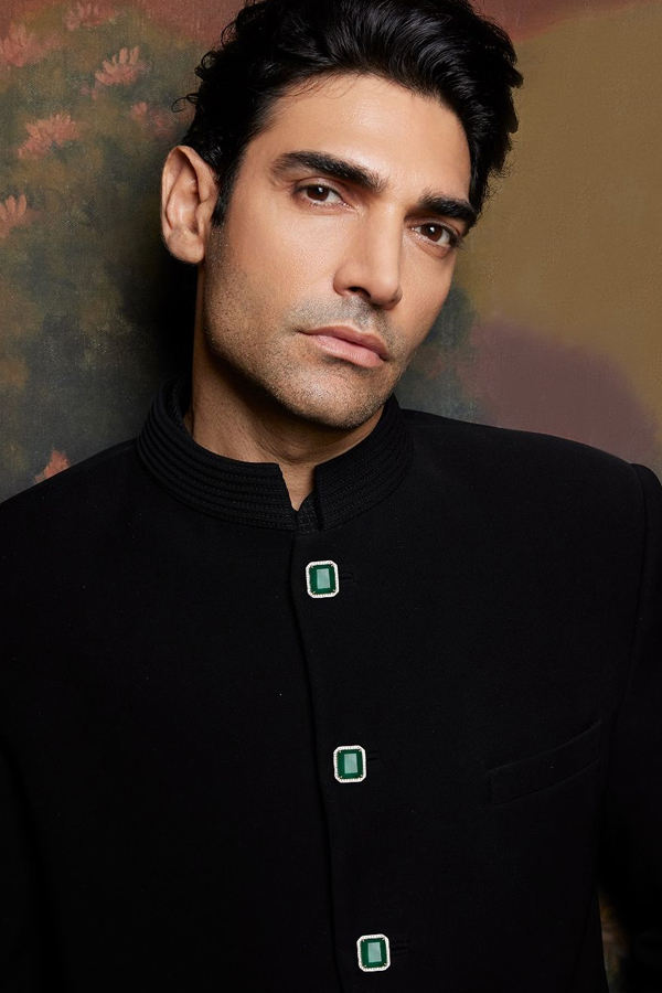 Manish-Malhotra-Jewellery-30.jpg 31