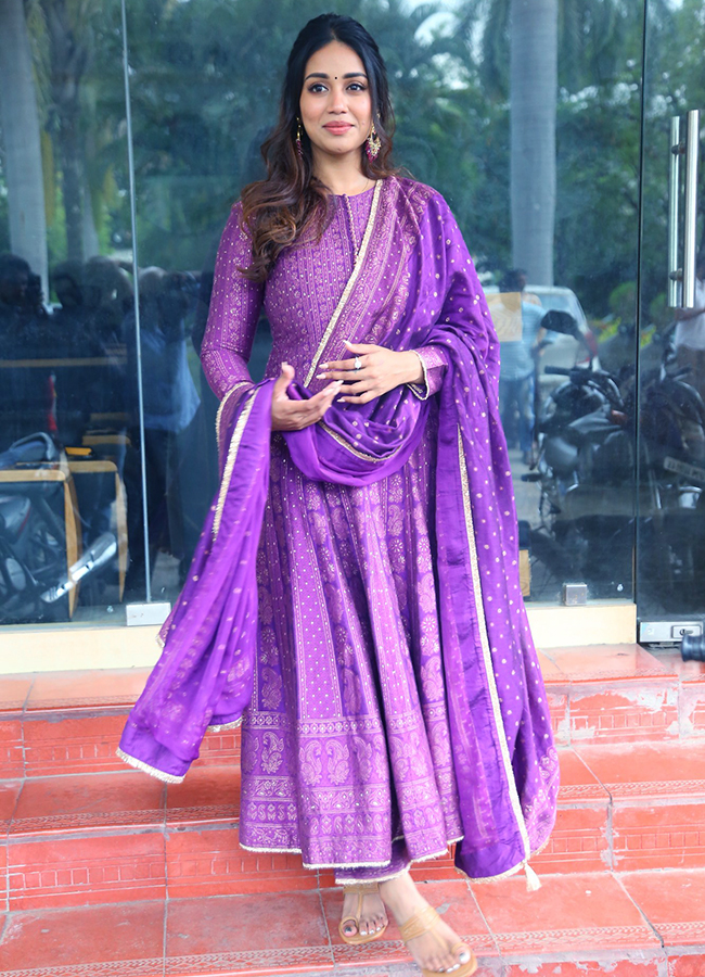 actress_20nivetha_20pethuraj_20latest_20images-_20_2810_29.jpg 10