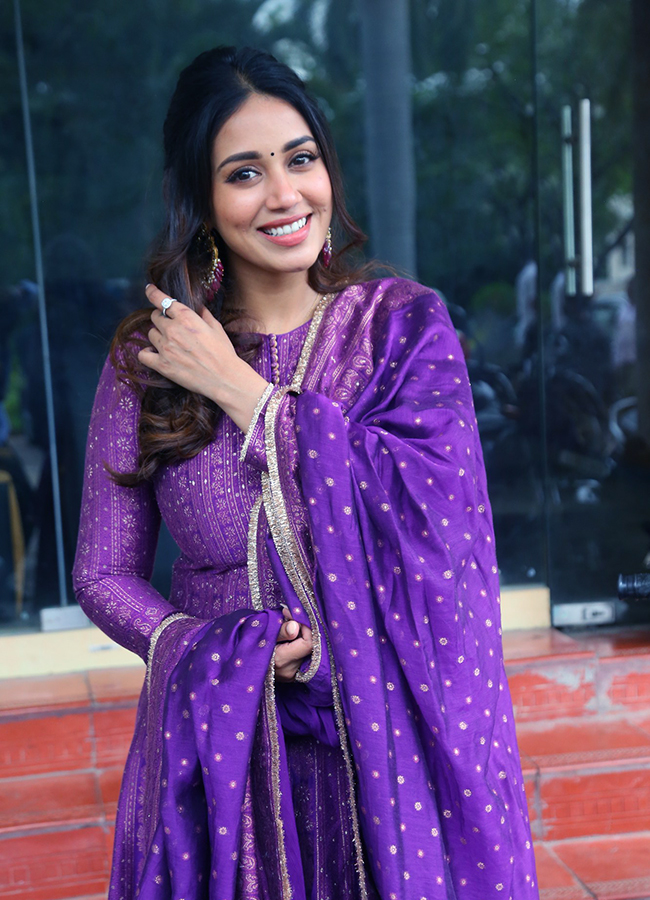 actress_20nivetha_20pethuraj_20latest_20images-_20_2814_29.jpg 14