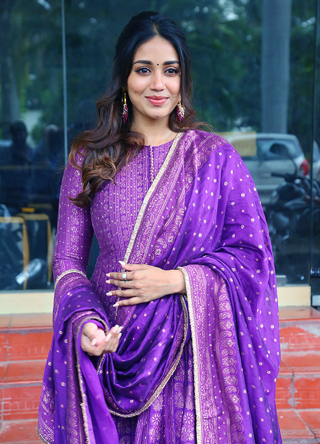 actress_20nivetha_20pethuraj_20latest_20images-_20_2822_29.jpg 22