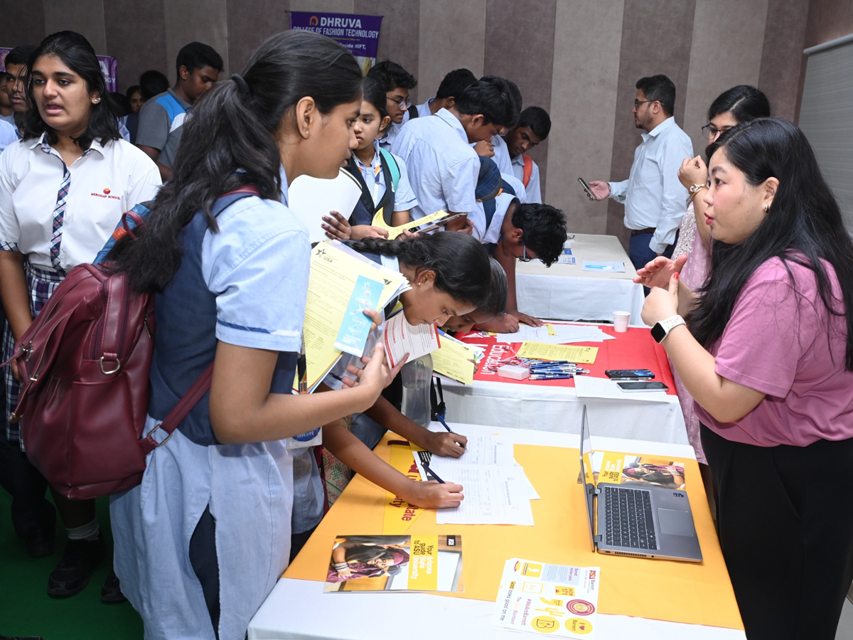 Madapur-Career-Fair-12.jpg 12