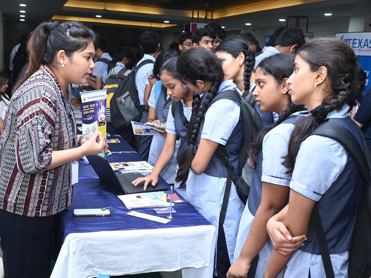 Madapur-Career-Fair-16.jpg 16