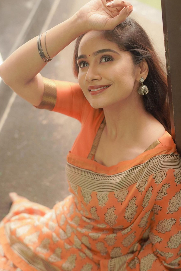 Tejaswini-Gowda-4_0.jpg 5