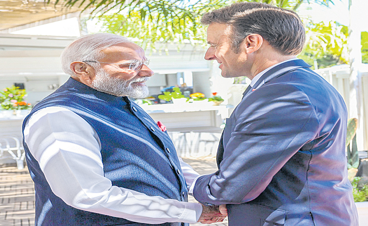 modi-macron.jpg