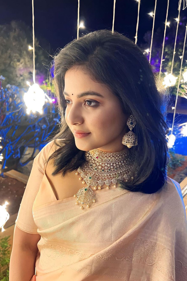 Anjali-22.jpg 24
