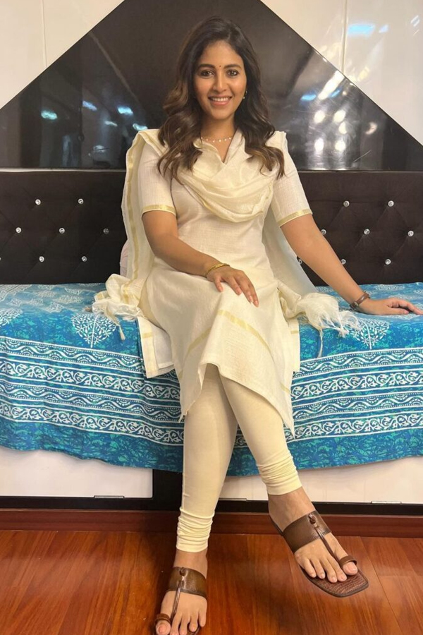 Anjali-4.jpg 6