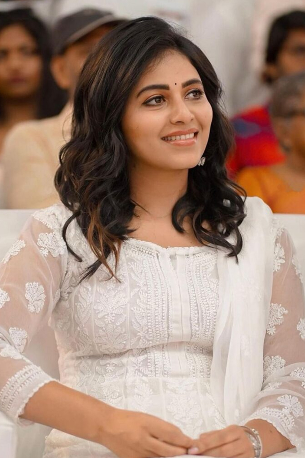Anjali-9.jpg 11