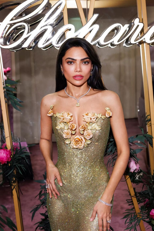 Mona-Patel-10.jpg 11