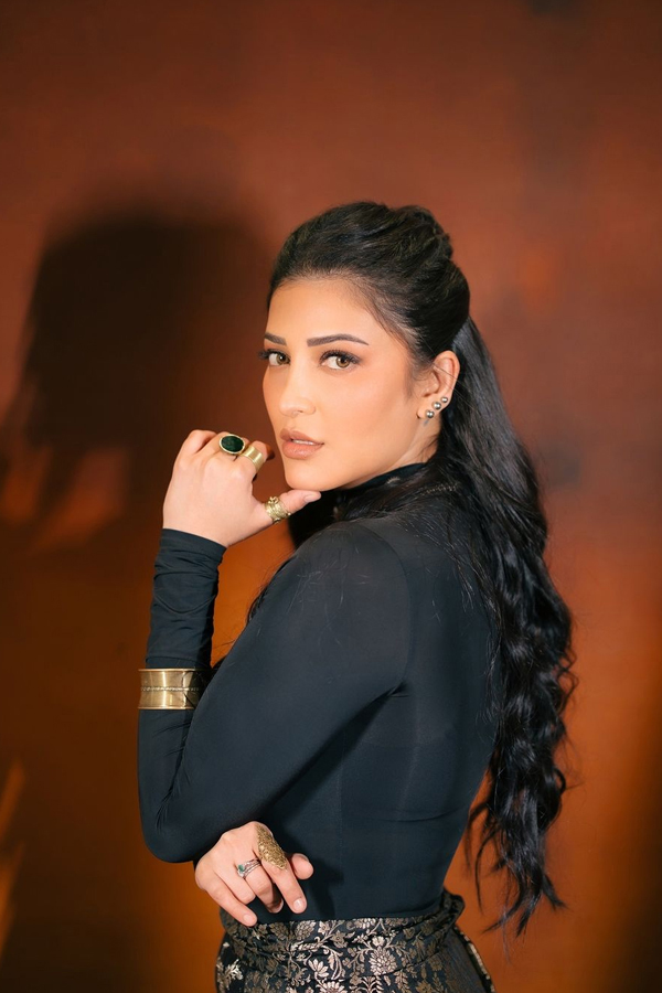 8.Shruti-Haasan.jpg 9