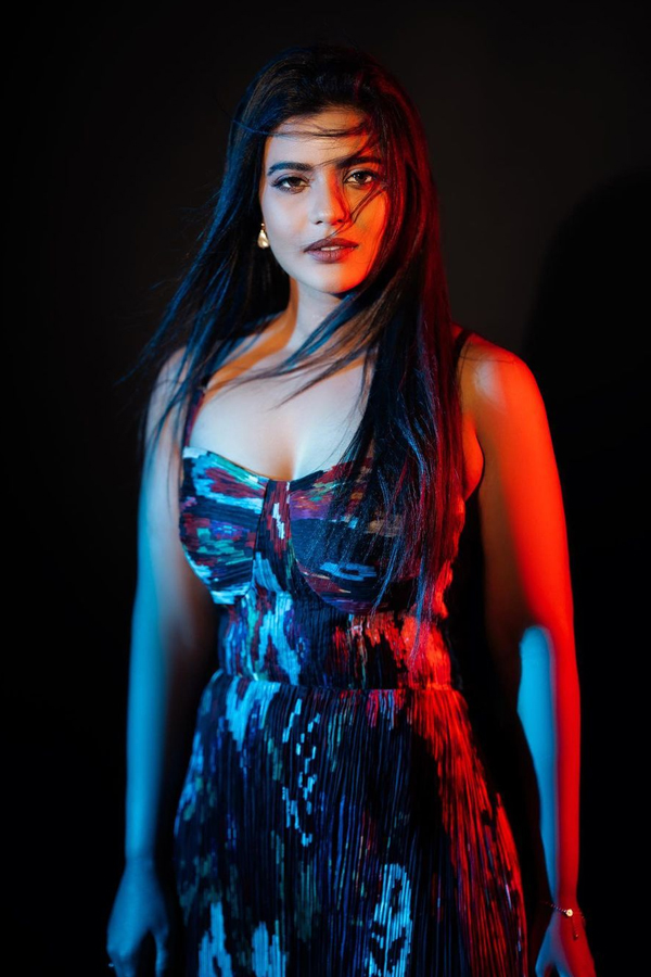 Aishwarya-Rajesh-11.jpg 12