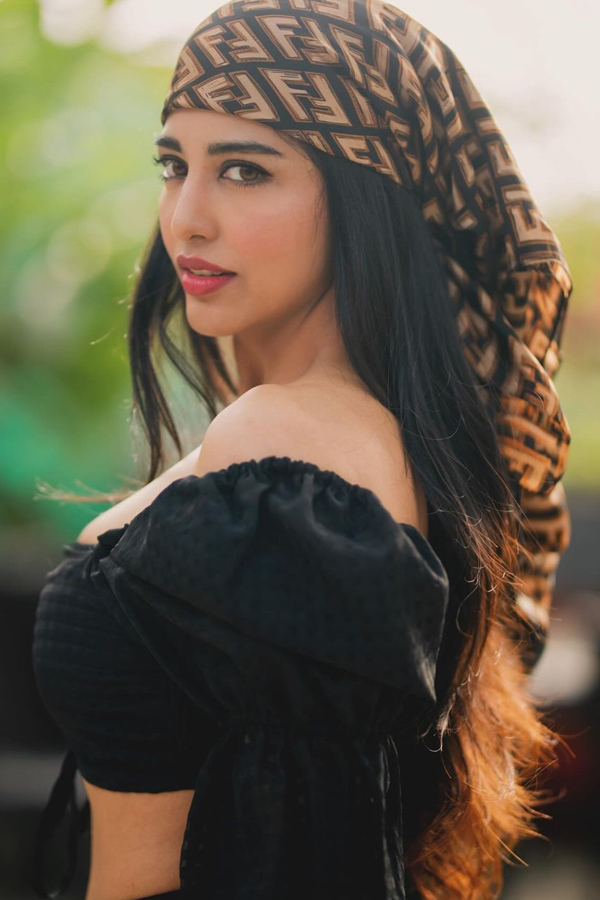 Daksha-Nagarkar-10.jpg 11