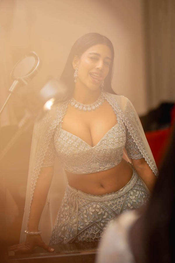 Daksha-Nagarkar-4.jpg 5