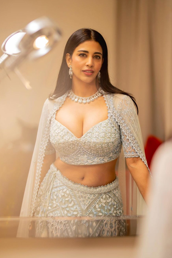 Daksha-Nagarkar-5.jpg 6