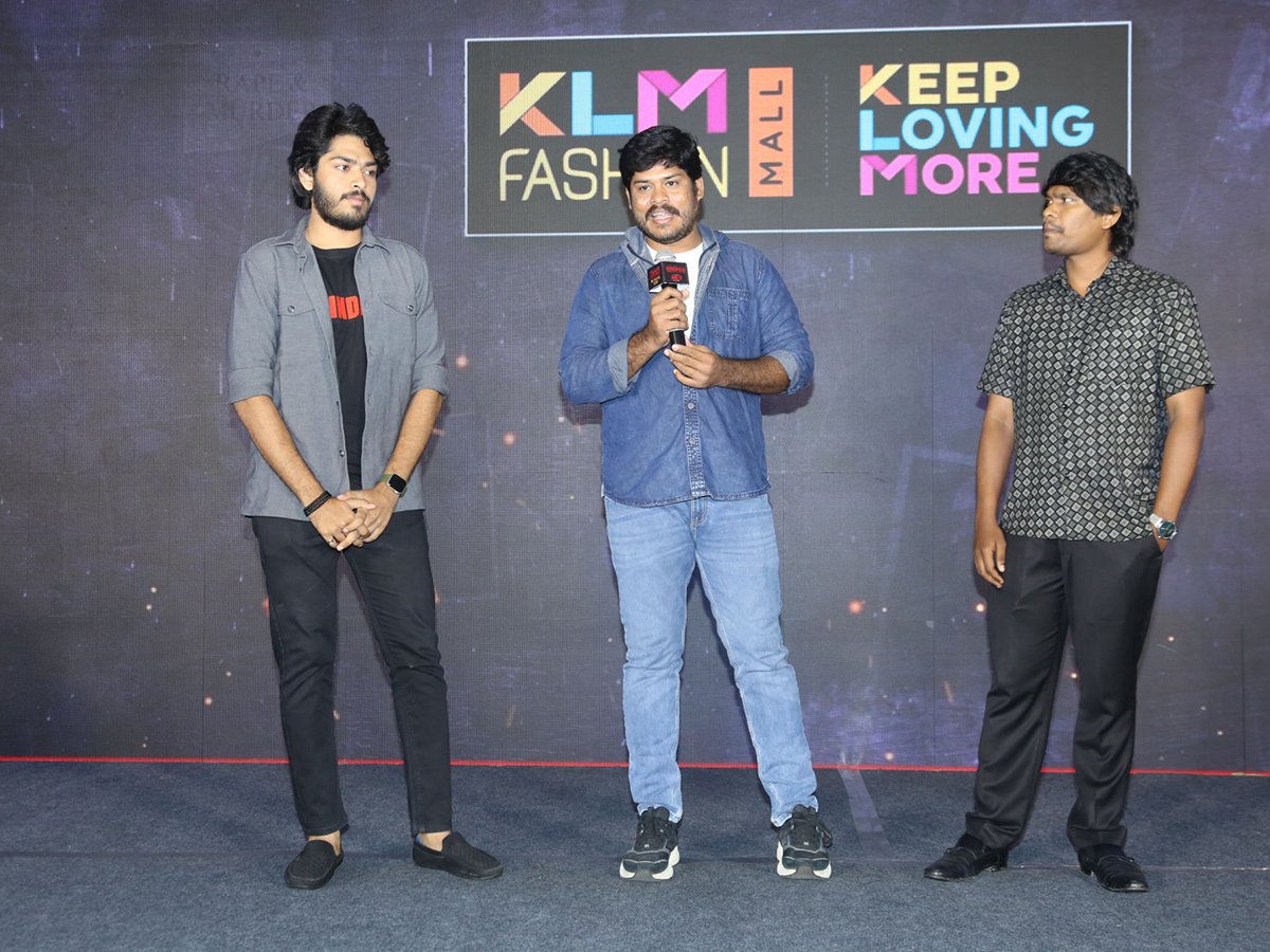Varun_20Sandesh_20Ninda_20Movie_20Pre_20Release_20Event_20Photos-_20_2822_29.jpg 22