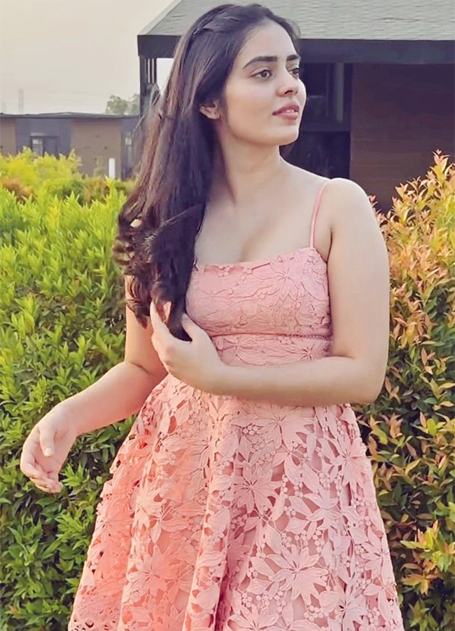 Actress_20Kushitha_20Kallapu_20Hot_20Photos-_20_2813_29.jpg 13