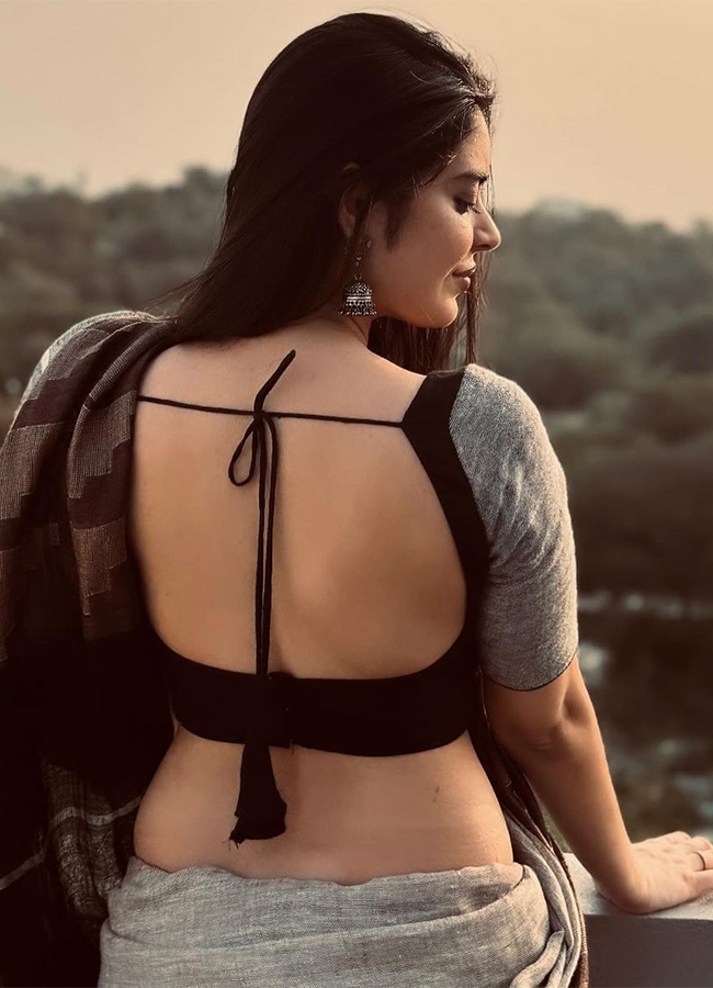 Actress_20Kushitha_20Kallapu_20Hot_20Photos-_20_2818_29.jpg 18