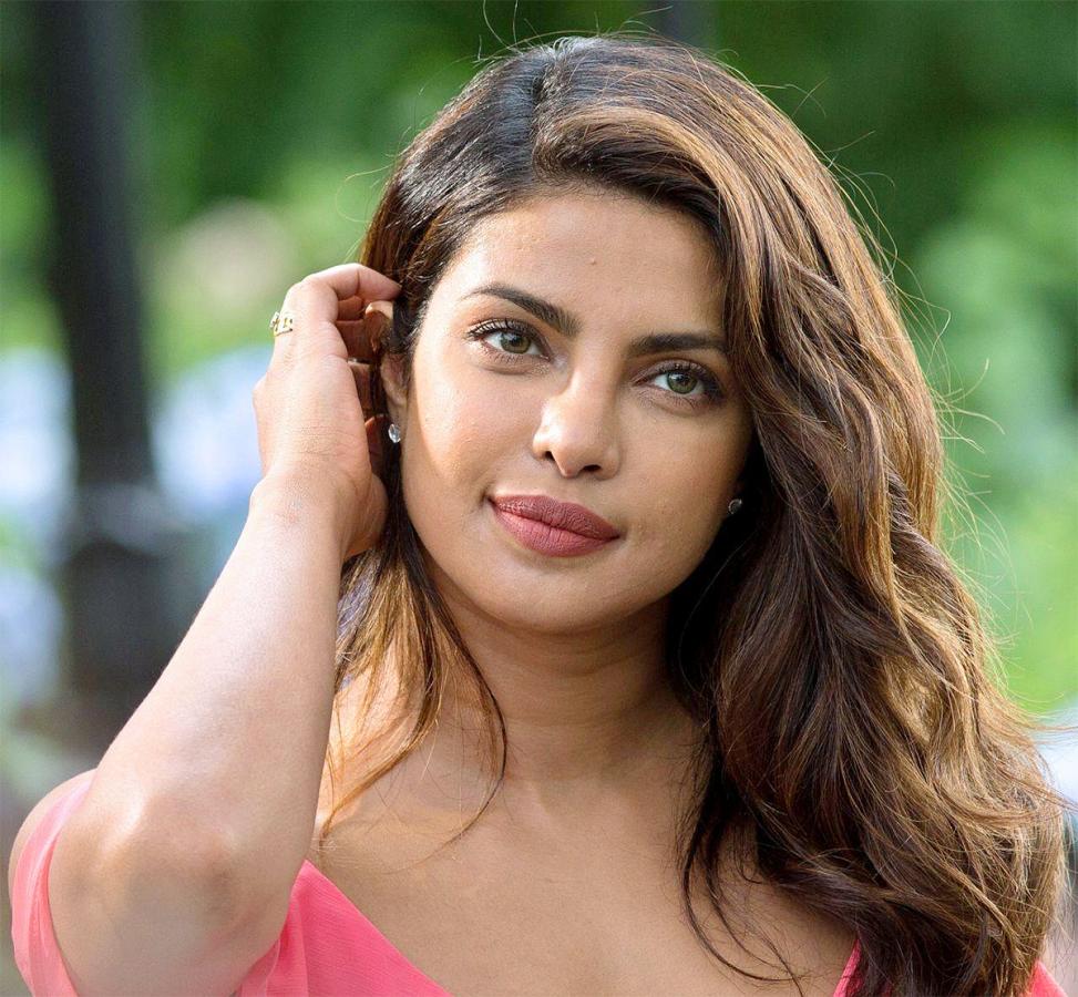 bollywood_20actress_20highest_20remuneration-_20_283_29.jpg 3