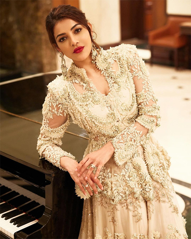 kajalagarwal_birthddaybash_20_286_29.jpg 6