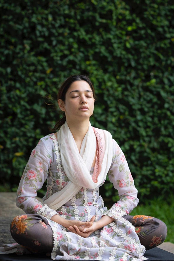 14.Tamannaah.jpg 18
