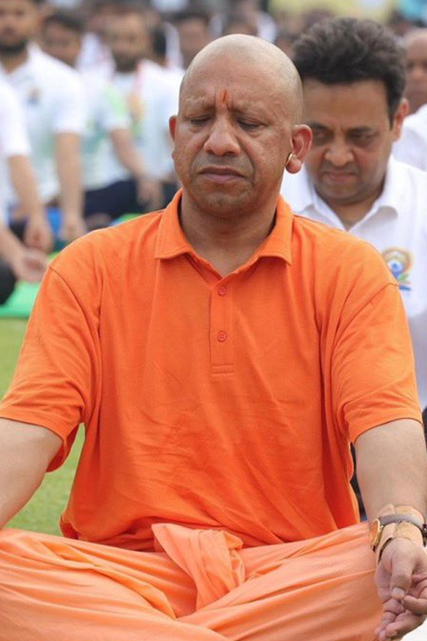 3.Yogi-Adityanath.jpg 7