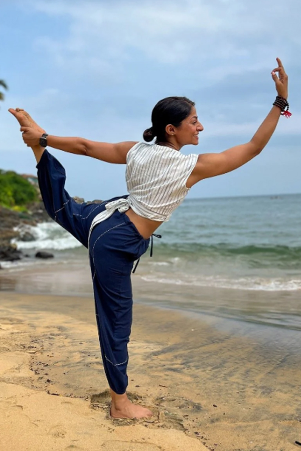 Yoga-Costume-11.jpg 12
