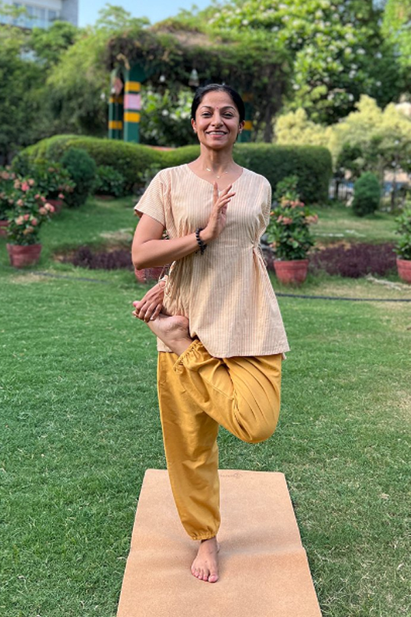 Yoga-Costume-5.jpg 6