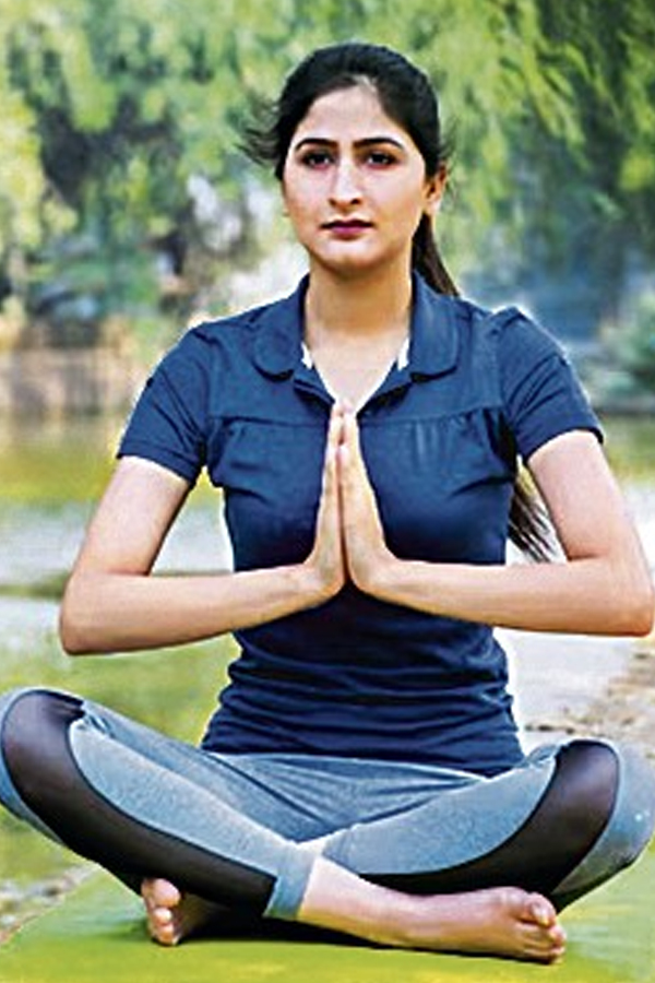 Yoga-Costume-9.jpg 10