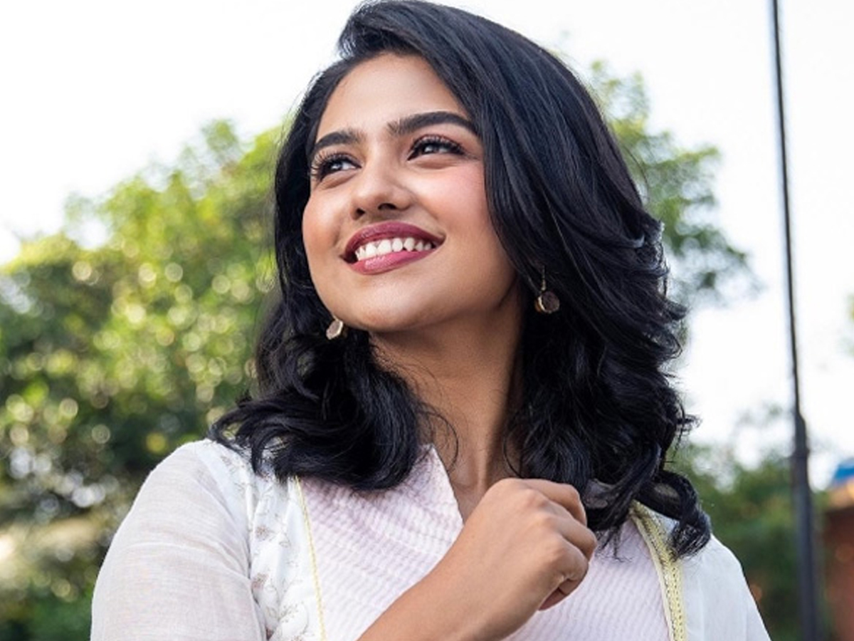 Mamitha-Baiju-16.jpg 17
