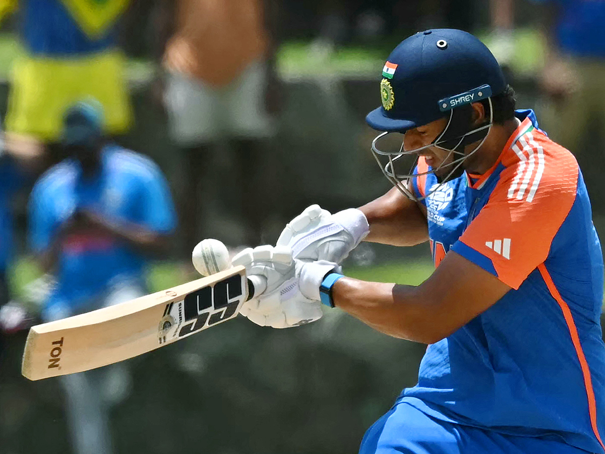 India_20beat_20Bangladesh_20by_2050_20runs_20Photos_20_2811_29.jpg 11