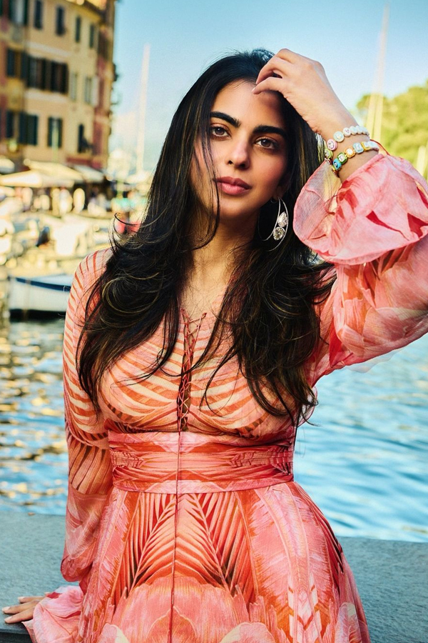 Isha-Ambani-17.jpg 18
