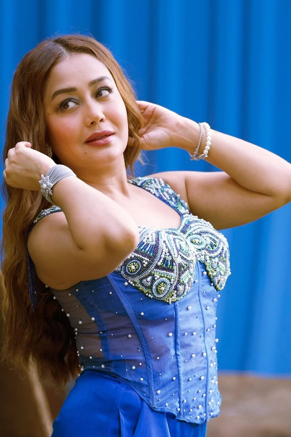 Neha-Kakkar-2.jpg 3
