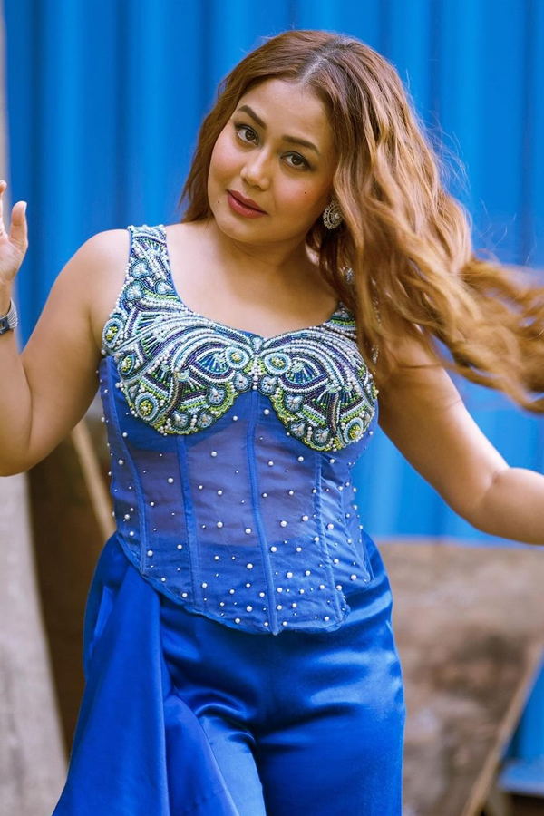 Neha-Kakkar-3.jpg 4
