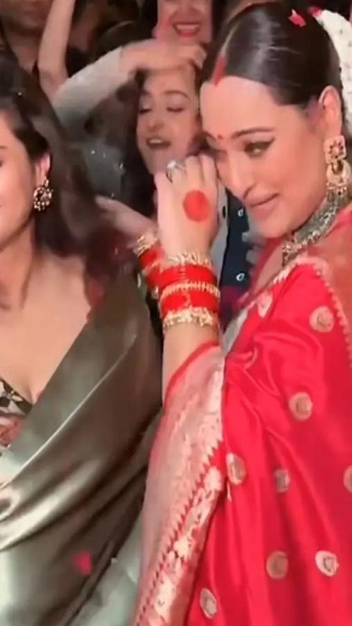 Sonakshi-Sinha-03.jpg 5