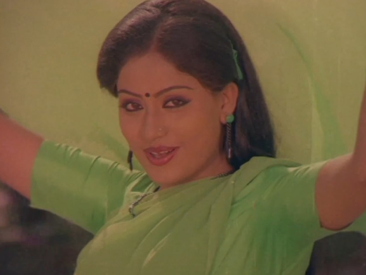 Vijayashanti-16_0.jpg 17