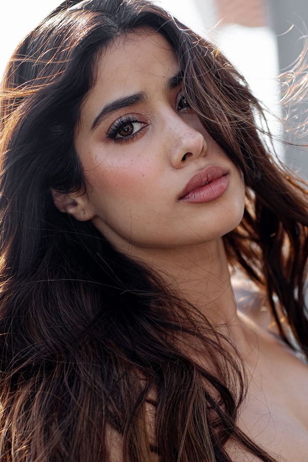 Janhvi-Kapoor-10.jpg 11
