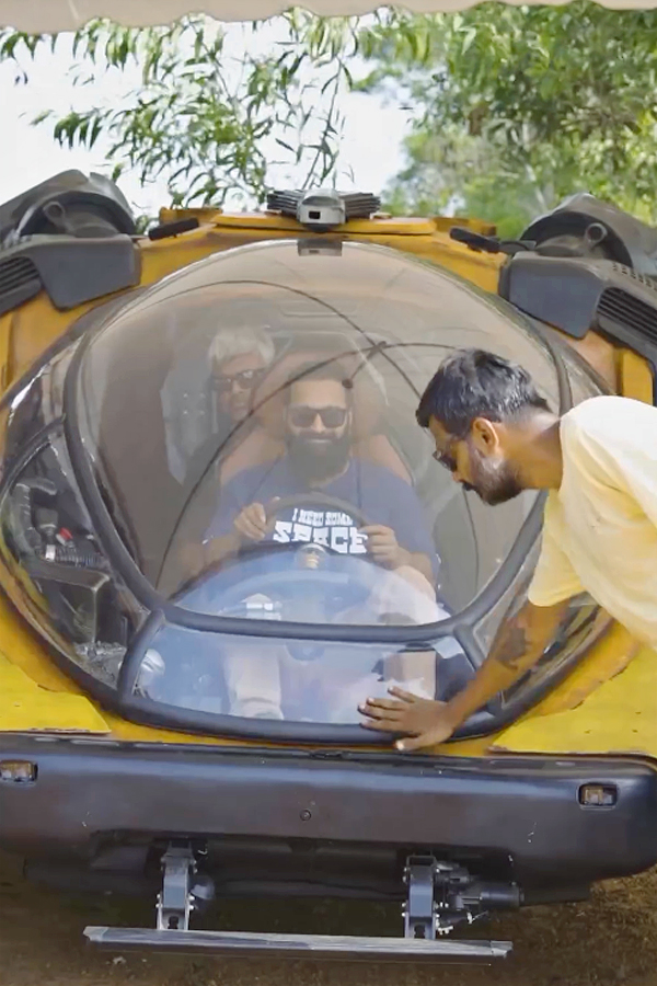 Rishab_20Shetty_20joins_20promotions_20of_20Kalki_202898_20AD_20goes_20for_20a_20ride_20with_20Bujji_20Photos_20_284_29.jpg 5