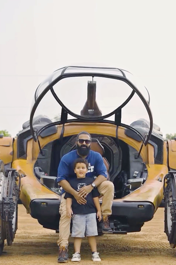 Rishab_20Shetty_20joins_20promotions_20of_20Kalki_202898_20AD_20goes_20for_20a_20ride_20with_20Bujji_20Photos_20_288_29.jpg 9
