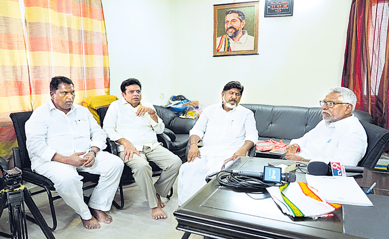 BHATTI--TALKS--JEEVAN-REDDY.jpg