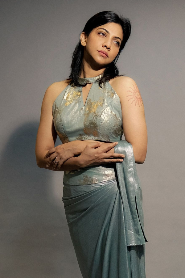 Madonna-B-Sebastian-6.jpg 7