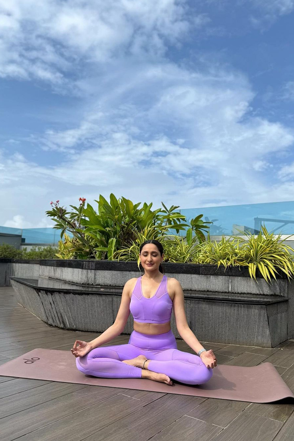 Pragya-Jaiswal-12.jpg 13