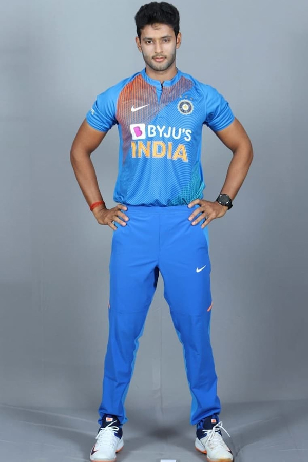 Shivam-Dube-15_0.jpg 13