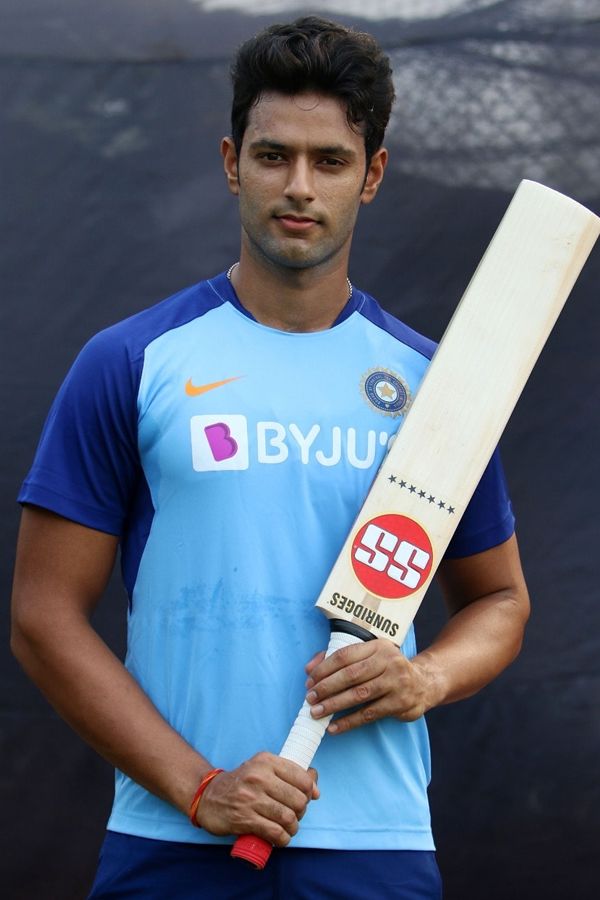 Shivam-Dube-18_0.jpg 16