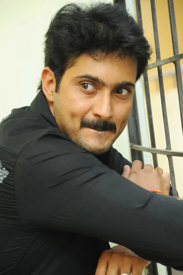 Uday-Kiran-21.jpg 22