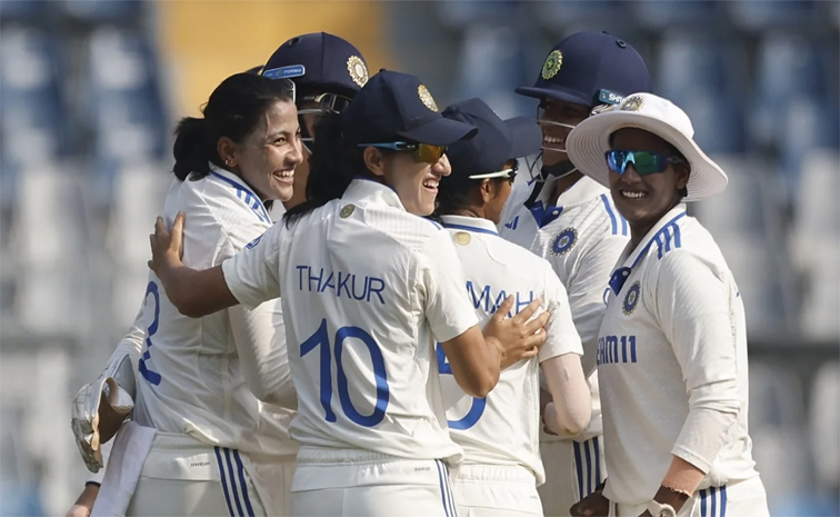 india-womens.jpg