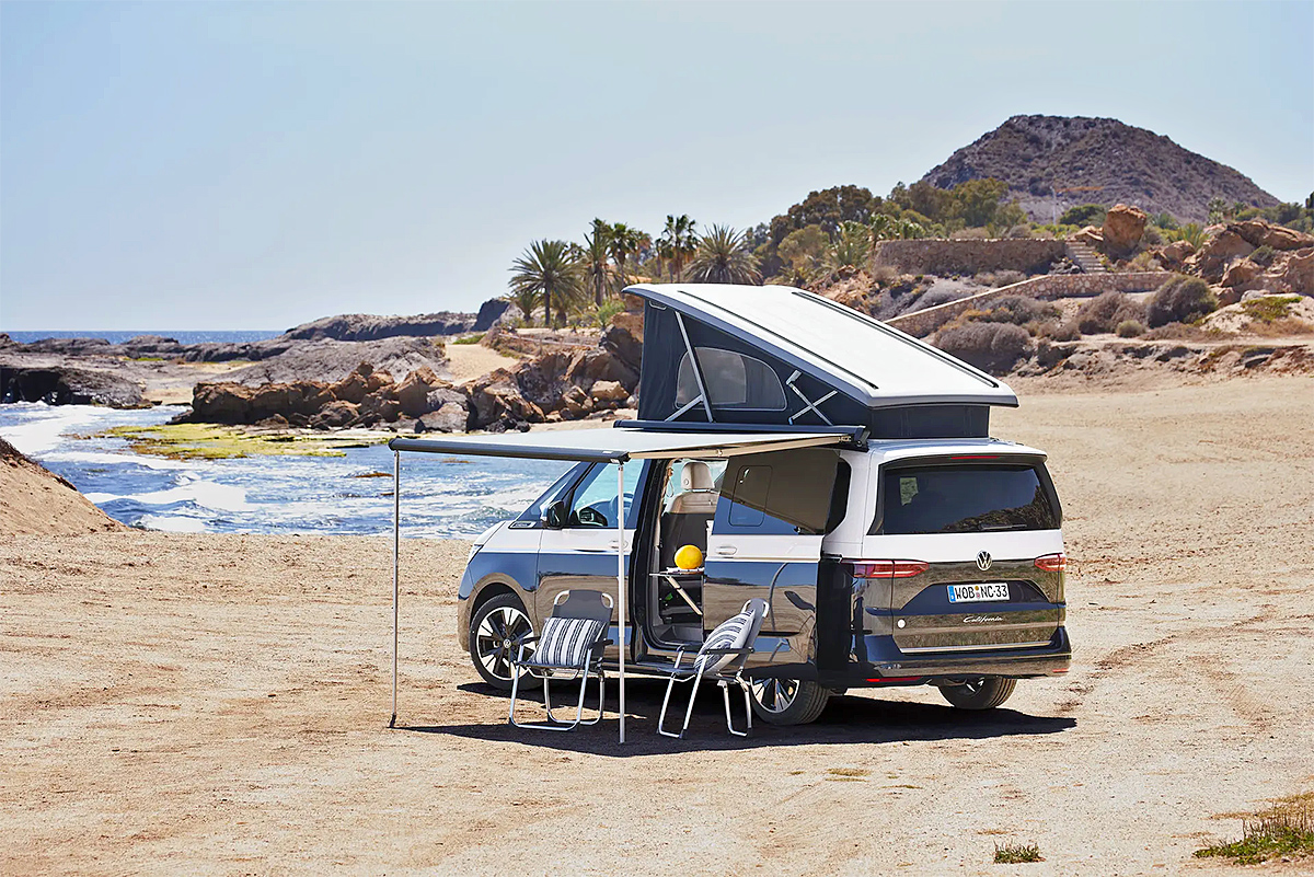Volkswagen_20introduced_20the_20new_20T7_20Multivan_20California_20camper__20_2811_29.jpg 11