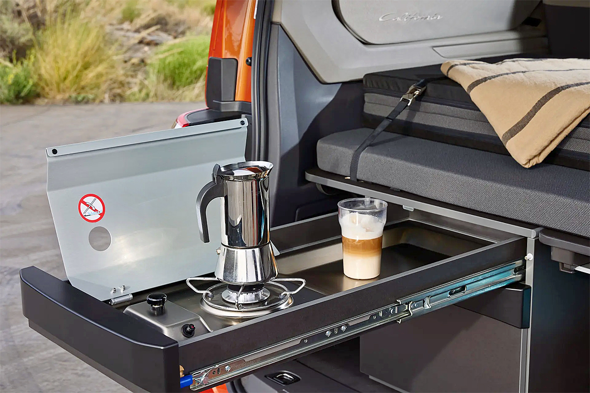 Volkswagen_20introduced_20the_20new_20T7_20Multivan_20California_20camper__20_285_29.jpg 5