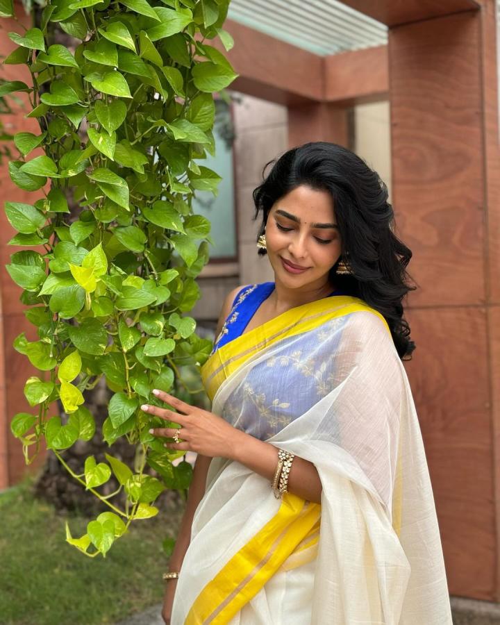 AishwaryaLekshmi-05.jpg 5