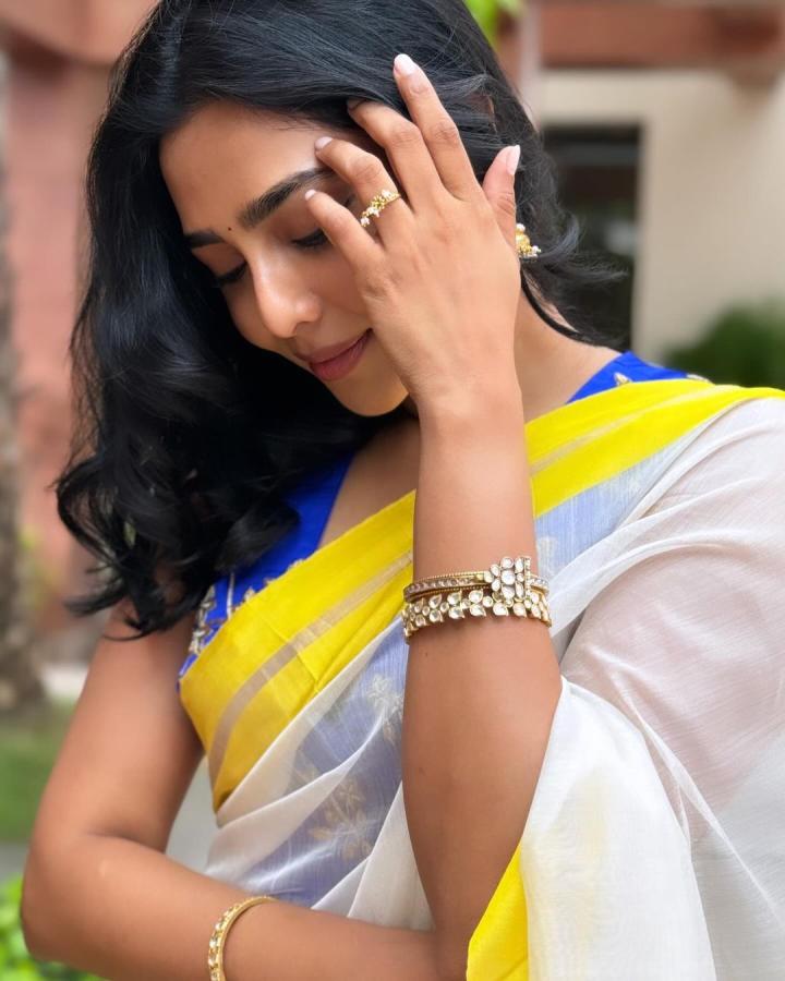 AishwaryaLekshmi-06.jpg 6